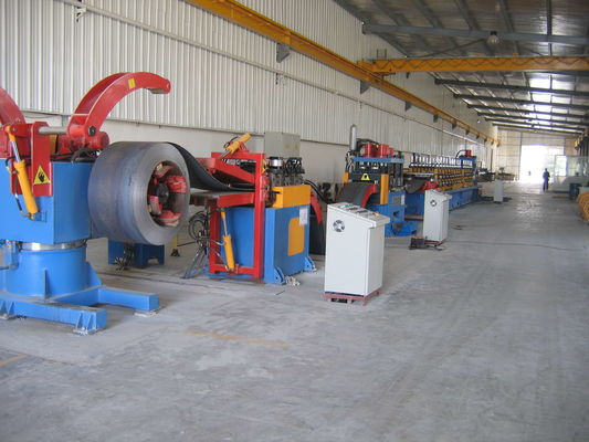 Akurasi Tinggi Jalur Produksi Rel Hollow Panduan Rel Highway Guardrail Steel Production Board Roll Forming Machine