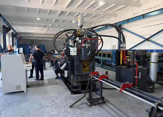 32x7x3m Ukuran Umum Profil Sudut Pengolahan CNC Sudut Iron Steel Tower Machine Line 3 CNC Axis