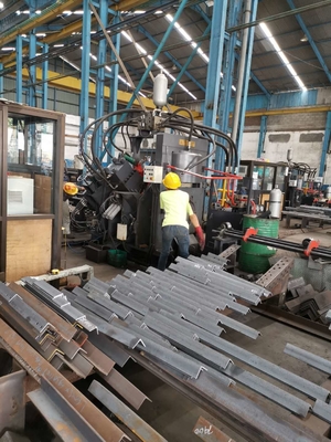 Perbaikan CNC Kecepatan Tinggi Sudut Berat Punching Marking Shearing Machine Line Model JNC2020Q