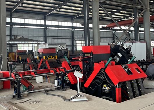 Mesin garis sudut CNC efisiensi tinggi dan otomatis untuk pengeboran dan pencetakan baja sudut besar