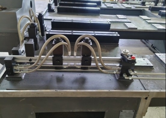 Mesin Bor CNC Bergerak Gantry Tipe G PZ4040/2 Tumpang Tindih Material Ketebalan Maksimal 100mm