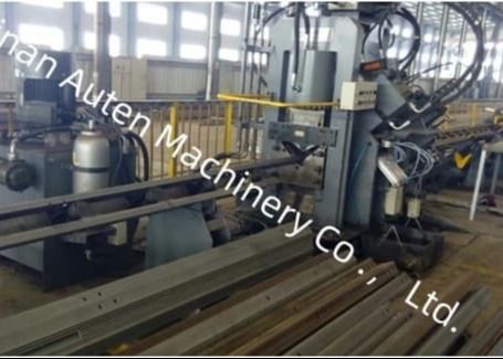 Mesin penggilingan alat cnc yang dapat disesuaikan