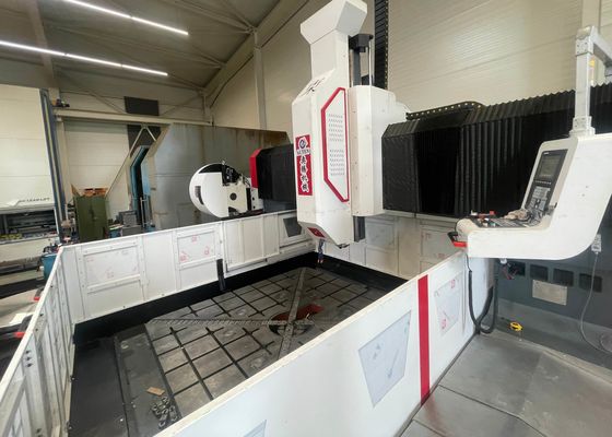 2000x2000mm Ukuran workpiece Mesin Pengeboran CNC Kecepatan Tinggi Untuk Plat Dan Lembar Tabung