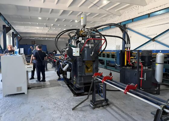 Struktur Baja Pembuatan Sudut Baja Pengetukan Penandaan Mesin Pemotongan Pengolahan Konstruksi