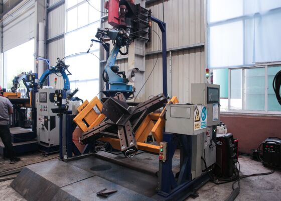 46m/Min Kecepatan Rotasi Menara Robot Pengelasan Kaki 4500*3500*3000mm Dimensi Mesin Secara keseluruhan