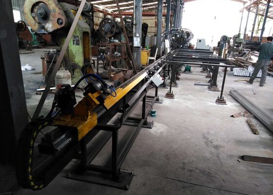 Komponen Produksi Berskala Besar Cnc Flat Steel Channel Steel Punching Typing Machine 3 Poros
