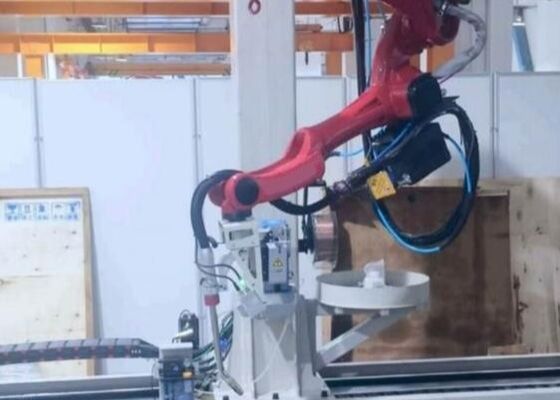 ± 0.07mm Kembali Kembali Mesin Robot Pengelasan Rail Inverted 180000 Lux Resistensi Cahaya