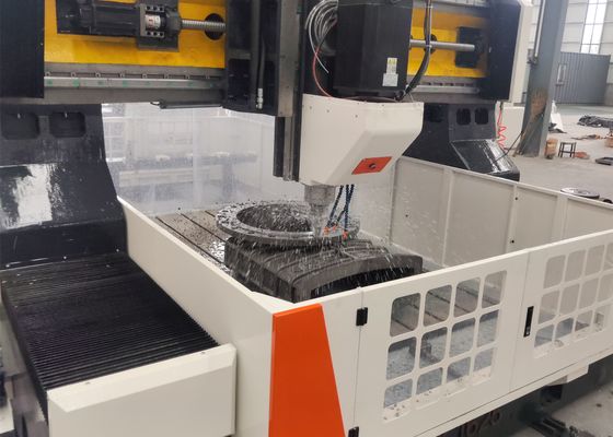 6500x4000x2700mm Ukuran keseluruhan Mesin penggilingan pengeboran flange CNC 28mm lebar T-slot Workbench