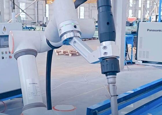 Robot Las Otomatis Kolaboratif Cerdas yang Dirancang untuk Kolaborasi Manusia-Robot