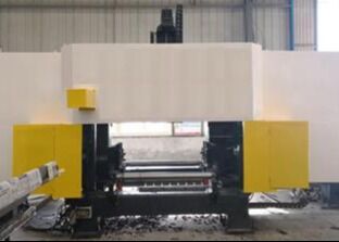 Jalur Mesin Bor Pemotong Balok CNC Menampilkan Tiga Unit Spindel Presisi Berkecepatan Tinggi